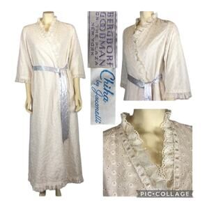 Vintage Berghoff Goodman Chiha by Jaconelli White eyelet robe satin belt medium